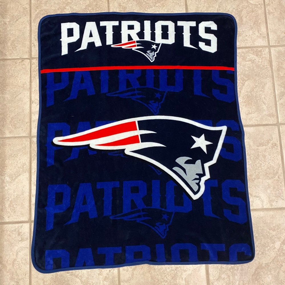New England Patriots throw blanket